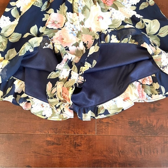 SHOW ME YOUR MUMU Floral Riri Romper Navy Cream Size Medium Surplice Neckine - Picture 6 of 13